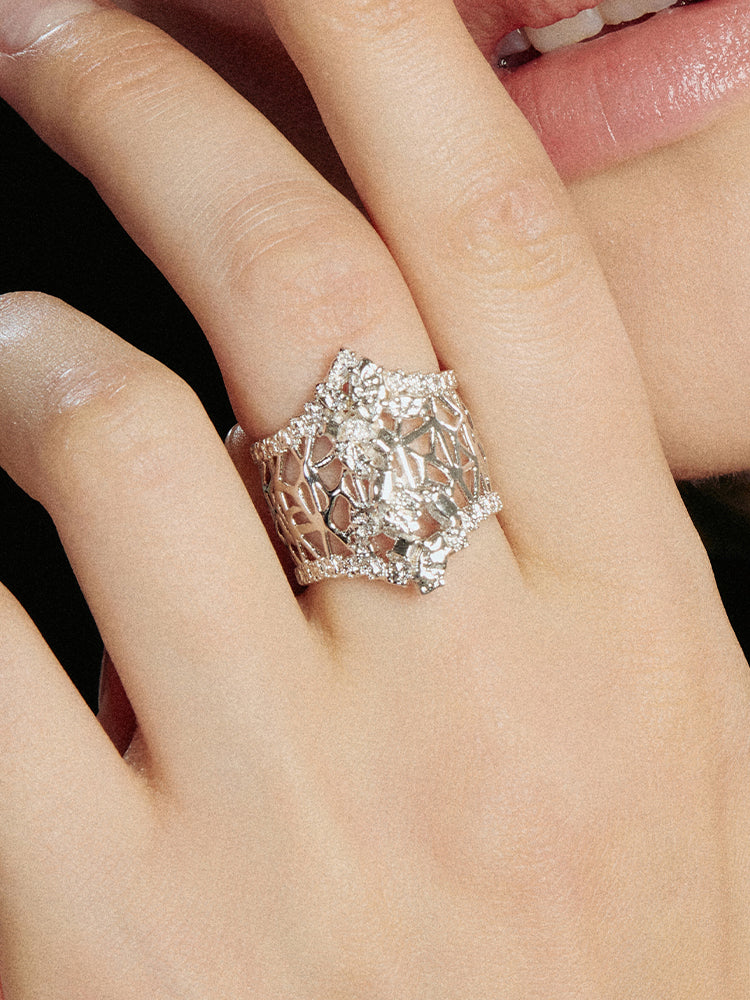 Lace Carat Double Pointed Ring