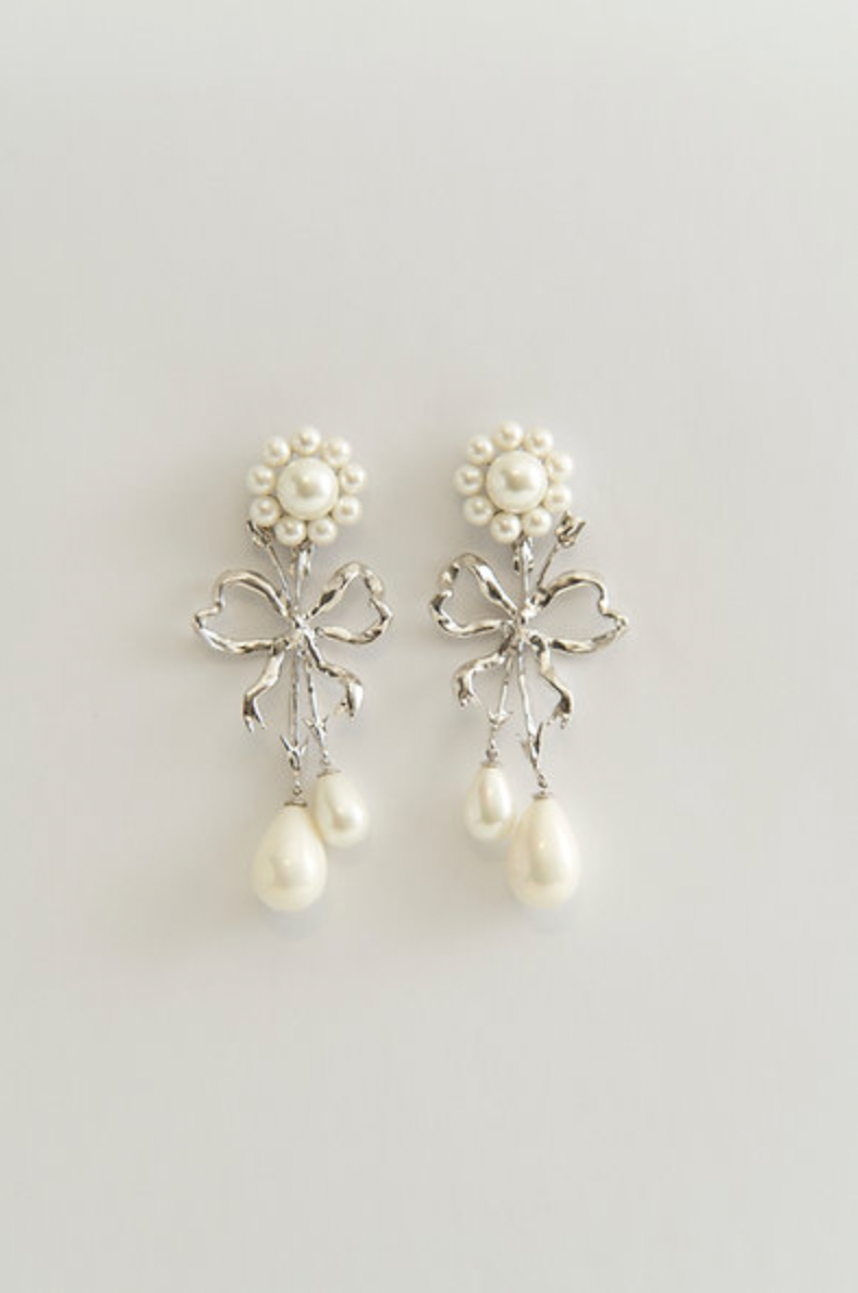 Bow&Sword Pearl Earrings
