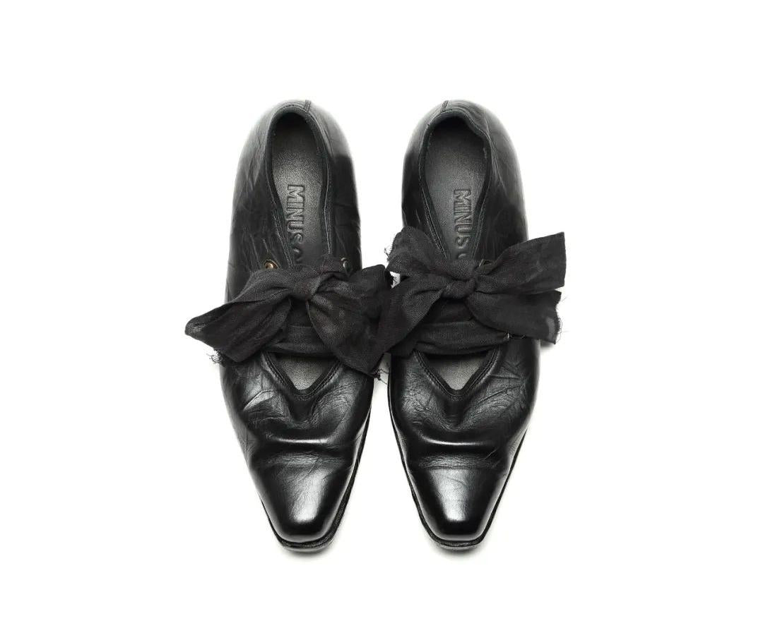 Black Tyre Cow Hand Gripped Leather Shoes