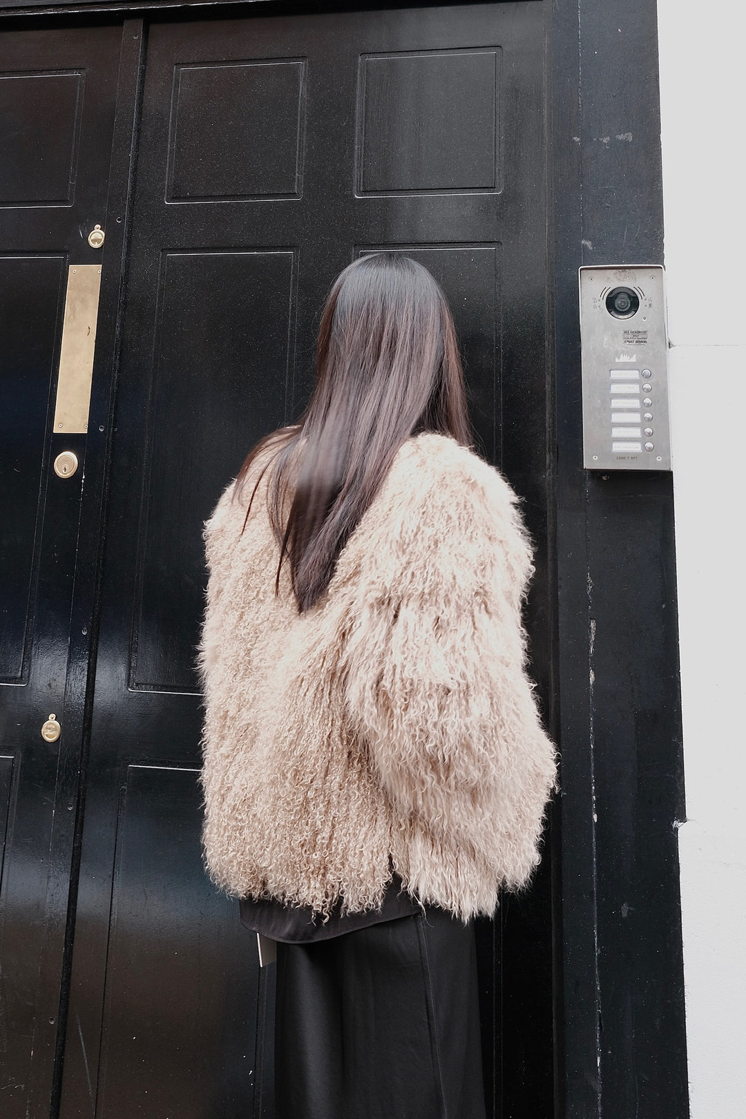 Khaki mid-length fur