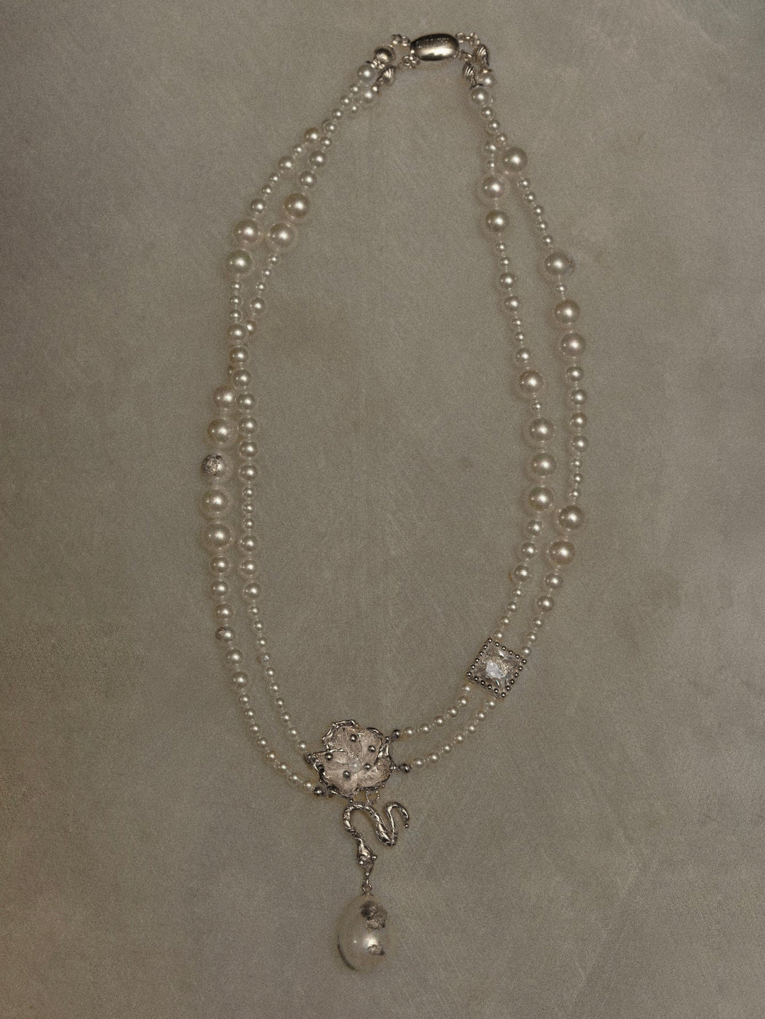 BLOSSOM AND SNAKE DOUBLE PEARL CHOKER