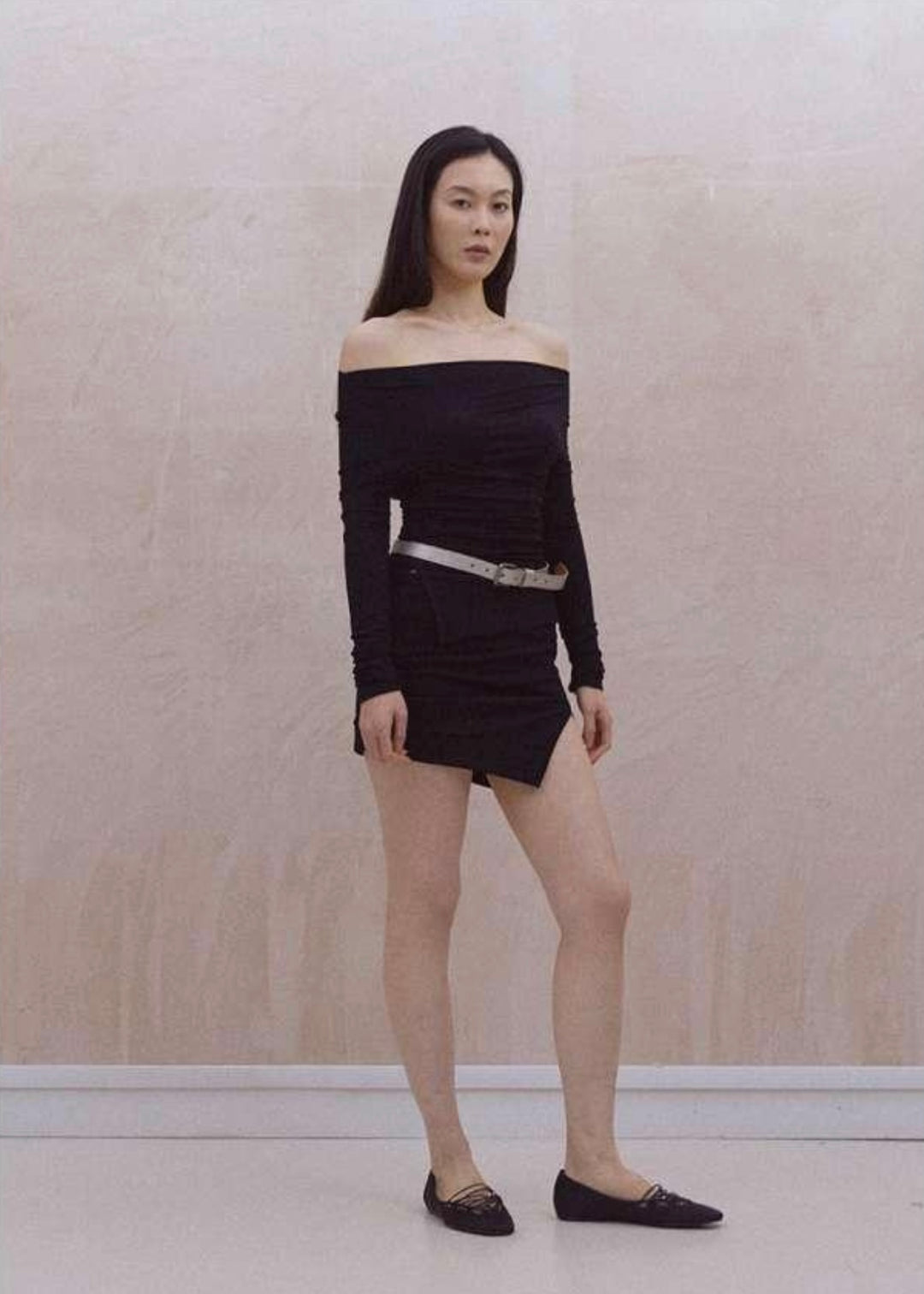 2-in-1 Asymmetric pleats Long Sleeve Top