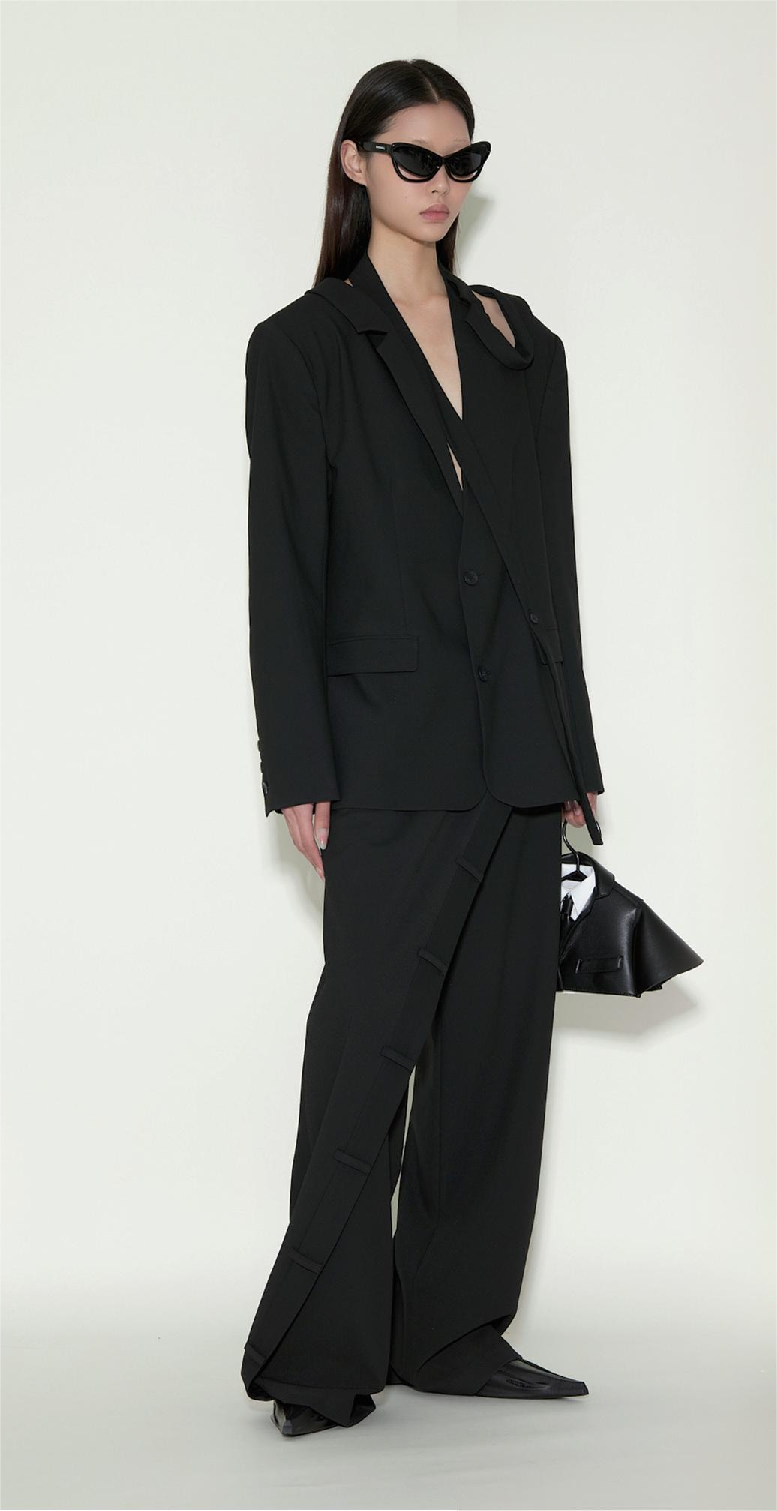 Black strapless oversize suit